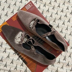 Chic Brown Women's Flats with Bow Detail